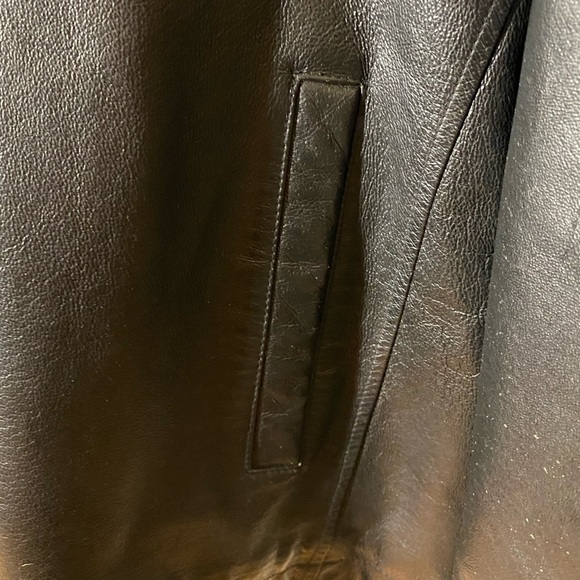 Leather jacket - Picture 4 of 7